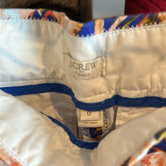 J Crew size 0 blue with peach colored flowers 5” shorts​ - Picture 2 of 3